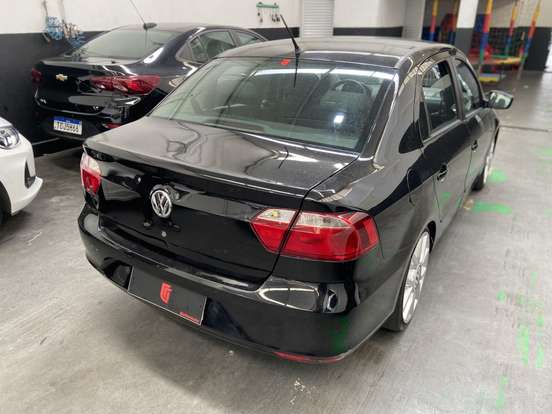 VOLKSWAGEN-VOYAGE-2013