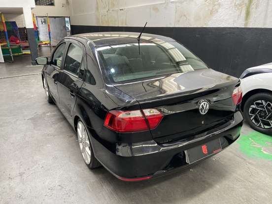 VOLKSWAGEN-VOYAGE-1.0 MI 8V FLEX 4P MANUAL VOLKSWAGEN-VOYAGE-2013