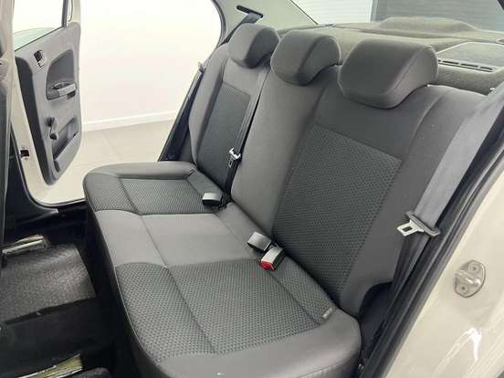 VOLKSWAGEN-VOYAGE-2021