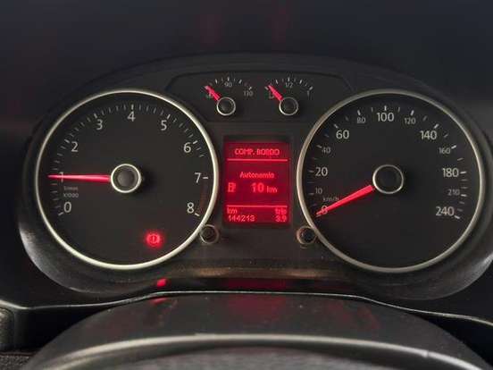VOLKSWAGEN-VOYAGE-1.6 MI 8V FLEX 4P MANUAL VOLKSWAGEN-VOYAGE-2013