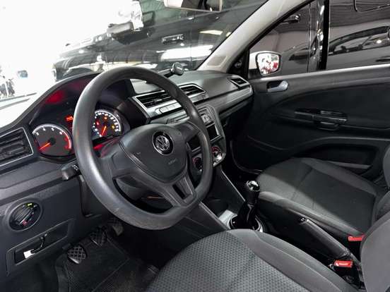 VOLKSWAGEN-VOYAGE-2017