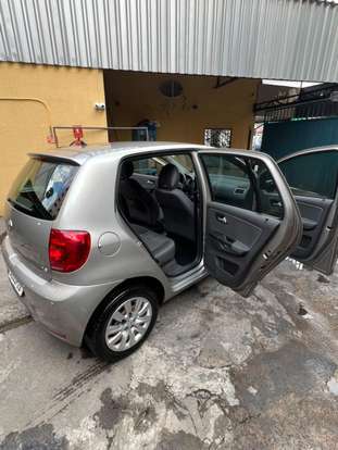 VOLKSWAGEN-FOX-2012