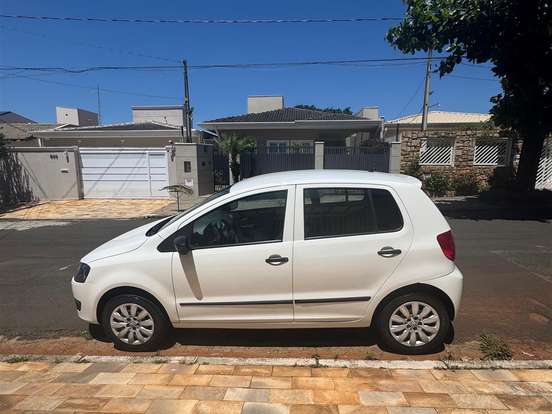 VOLKSWAGEN-FOX-1.6 MI 8V FLEX 4P MANUAL VOLKSWAGEN-FOX-2014