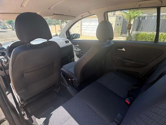 VOLKSWAGEN-FOX-1.6 MI 8V FLEX 4P MANUAL VOLKSWAGEN-FOX-2014
