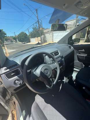 VOLKSWAGEN-FOX-2014