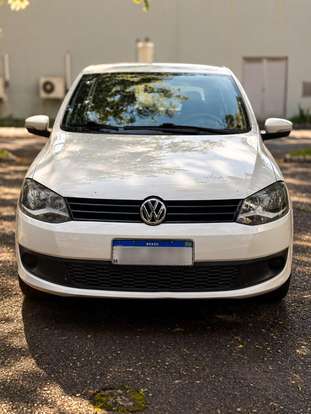 VOLKSWAGEN-FOX-2012