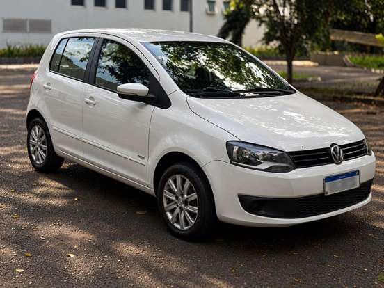 VOLKSWAGEN-FOX-2012