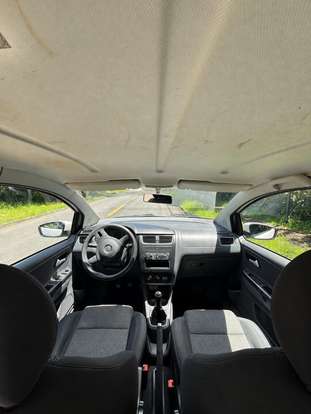 VOLKSWAGEN-FOX-2012