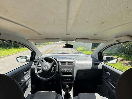 VOLKSWAGEN-FOX-1.6 MI PRIME 8V FLEX 4P MANUAL VOLKSWAGEN-FOX-2012