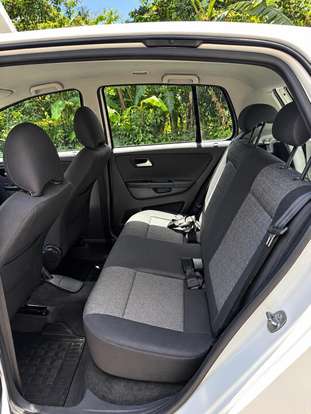 VOLKSWAGEN-FOX-2012