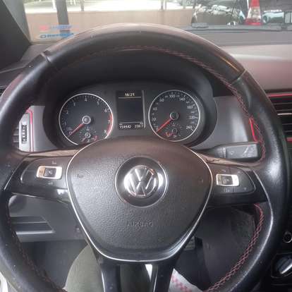 VOLKSWAGEN-FOX-2015