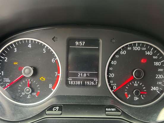 VOLKSWAGEN-FOX-1.6 MI ROCK IN RIO 8V FLEX 4P MANUAL VOLKSWAGEN-FOX-2015