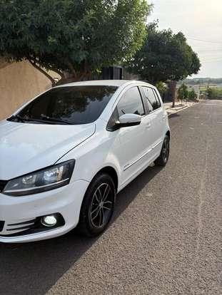 VOLKSWAGEN-FOX-2016