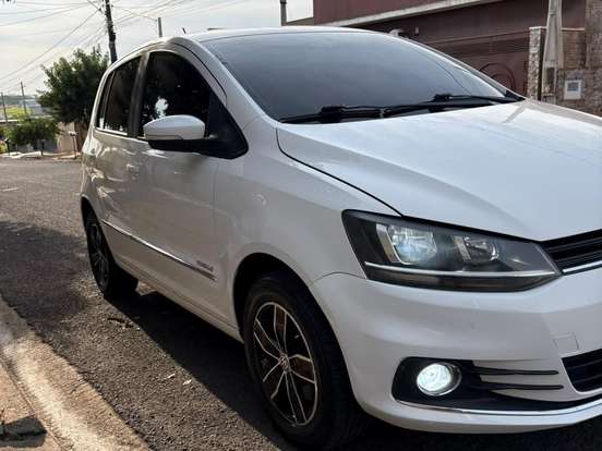 VOLKSWAGEN-FOX-1.6 MSI HIGHLINE 16V FLEX 4P MANUAL VOLKSWAGEN-FOX-2016
