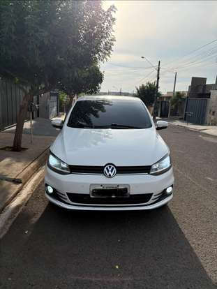 VOLKSWAGEN-FOX-2016
