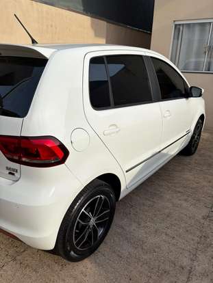 VOLKSWAGEN-FOX-1.6 MSI HIGHLINE 16V FLEX 4P MANUAL VOLKSWAGEN-FOX-2016