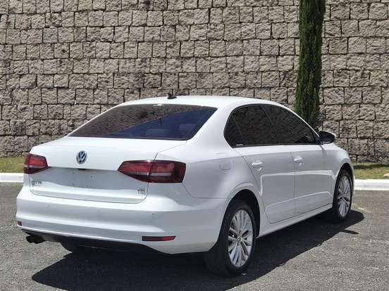 VOLKSWAGEN-JETTA-1.4 16V TSI COMFORTLINE GASOLINA 4P TIPTRONIC VOLKSWAGEN-JETTA-2016