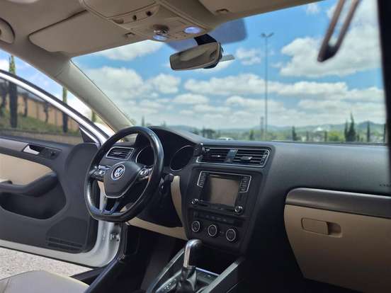 VOLKSWAGEN-JETTA-1.4 16V TSI COMFORTLINE GASOLINA 4P TIPTRONIC VOLKSWAGEN-JETTA-2016