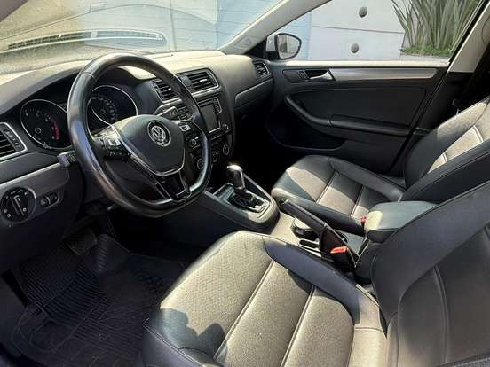 VOLKSWAGEN-JETTA-1.4 16V TSI COMFORTLINE GASOLINA 4P TIPTRONIC VOLKSWAGEN-JETTA-2017