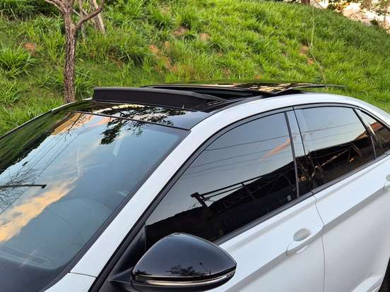 VOLKSWAGEN-JETTA-1.4 250 TSI TOTAL FLEX R-LINE TIPTRONIC VOLKSWAGEN-JETTA-2019