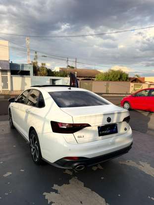 VOLKSWAGEN-JETTA-2024