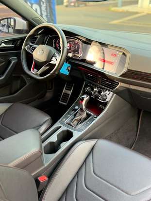 VOLKSWAGEN-JETTA-2024