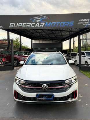VOLKSWAGEN-JETTA-2024