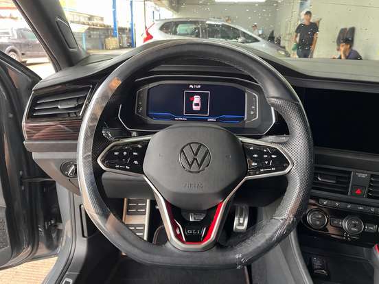 VOLKSWAGEN-JETTA-2024