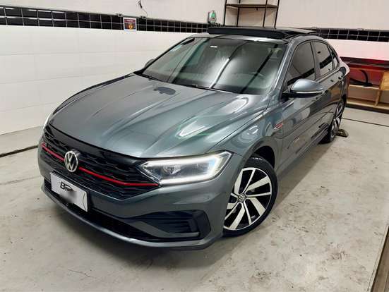 VOLKSWAGEN-JETTA-2020