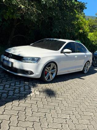 VOLKSWAGEN JETTA 2.0 COMFORTLINE FLEX 4P TIPTRONIC