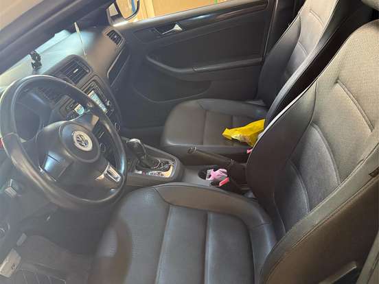 VOLKSWAGEN-JETTA-2.0 COMFORTLINE FLEX 4P TIPTRONIC VOLKSWAGEN-JETTA-2011