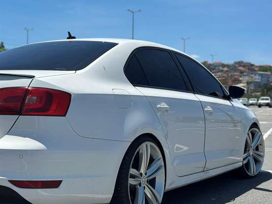 VOLKSWAGEN-JETTA-2.0 COMFORTLINE FLEX 4P TIPTRONIC VOLKSWAGEN-JETTA-2011