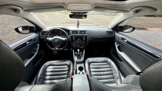 VOLKSWAGEN-JETTA-2017