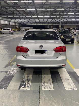 VOLKSWAGEN-JETTA-2013