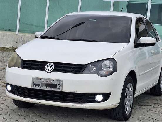 VOLKSWAGEN-POLO SEDAN-1.6 MI COMFORTLINE 8V FLEX 4P MANUAL VOLKSWAGEN-POLO SEDAN-2013