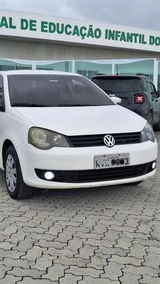 VOLKSWAGEN-POLO SEDAN-2013