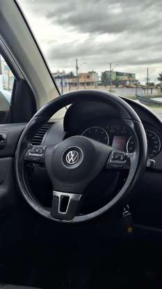 VOLKSWAGEN-POLO SEDAN-2013