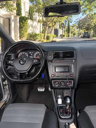 VOLKSWAGEN-SPACE CROSS-2015