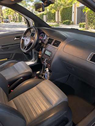 VOLKSWAGEN-SPACE CROSS-2015