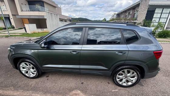 VOLKSWAGEN TAOS 1.4 250 TSI TOTAL FLEX COMFORTLINE AUTOMÁTICO