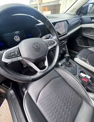 VOLKSWAGEN-TAOS-2022