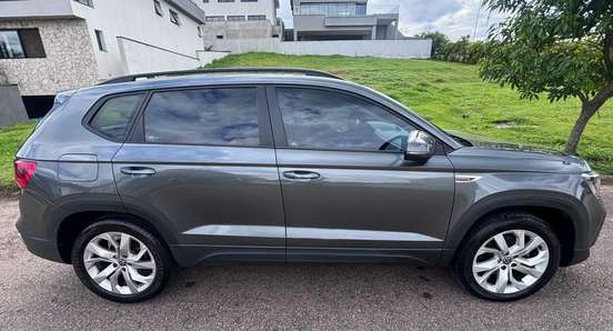 VOLKSWAGEN-TAOS-2022