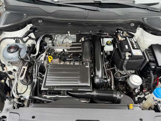 VOLKSWAGEN-TAOS-2021