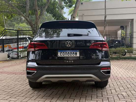 VOLKSWAGEN-TAOS-2023