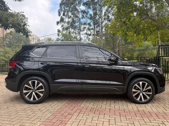 VOLKSWAGEN-TAOS-2023