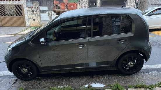 VOLKSWAGEN-UP-2015