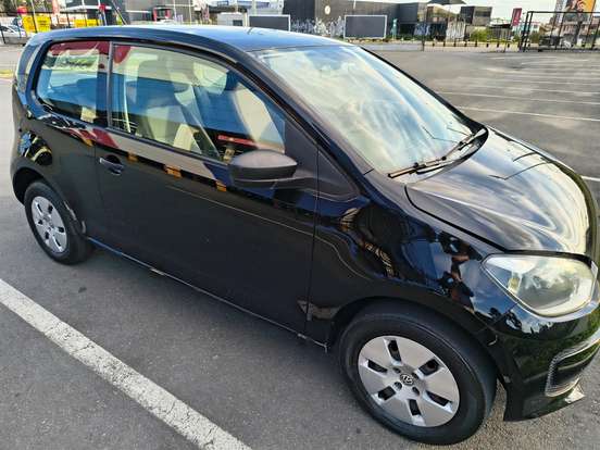 VOLKSWAGEN-UP-2016