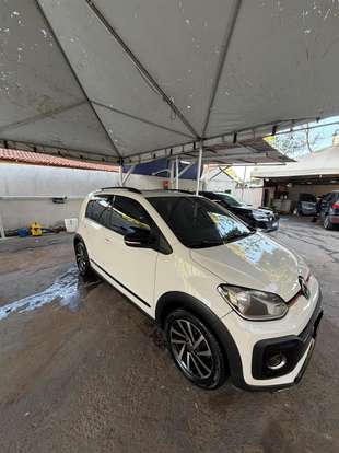 VOLKSWAGEN-UP-2017