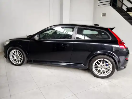 VOLVO-C30-2011