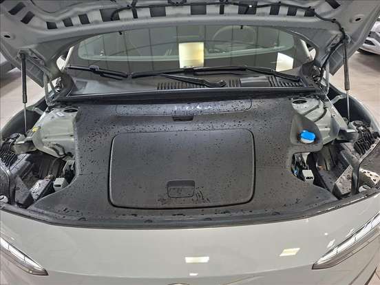 VOLVO-EX30-2024